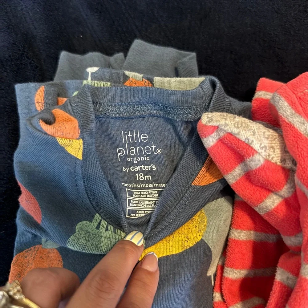 Carters Little Planet Organic Cotton Pajamas and Fleece‎ Footed Sleeper Set 18M